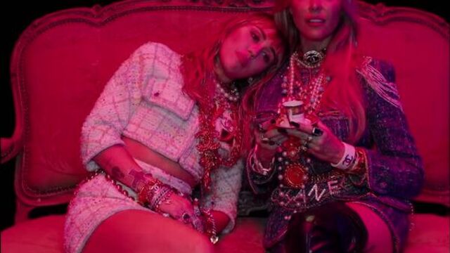 Miley cyrus - mother's daughter