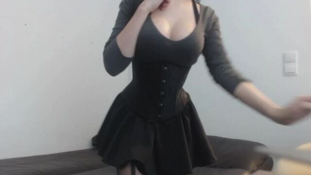 Горячая девушка с шикарной попой и сиськами в юбке и колготках (pantyhose girl sexy stocking ass tits brazzers teen)