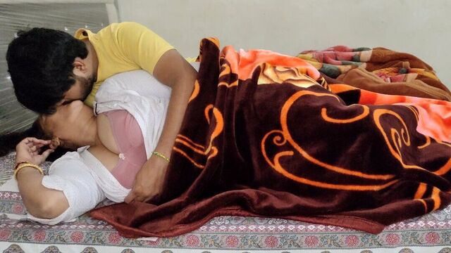 Maa ke sath honeymoon