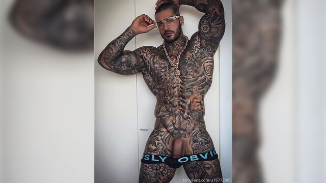 Hot muscle tattoo big cock leon yaki (yaki boy)