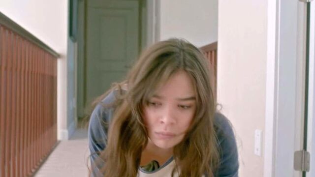 Hailee steinfeld nip slip scene on scandalplanet.com