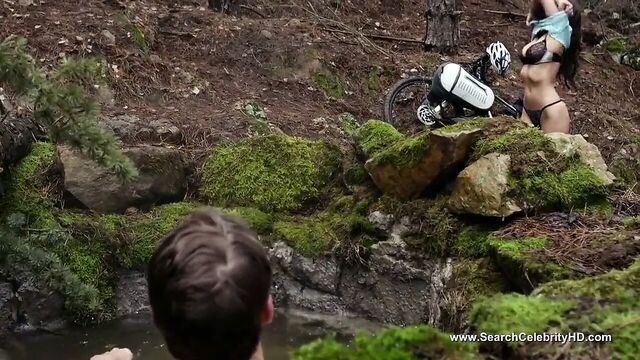 Sadie katz and roxanne pallett - wrong turn 6