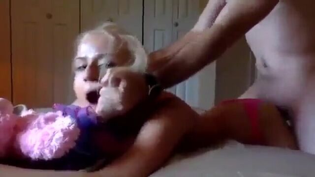 Школьница тащится от секса (школьница, цп, в кабинке, в школе, красивая, целка,