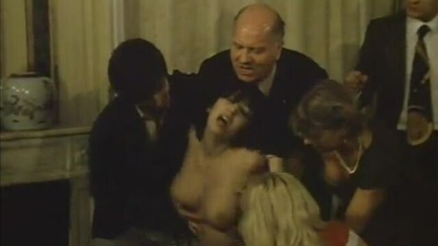 Скромную брюнетку насильно раздевают и ласкают