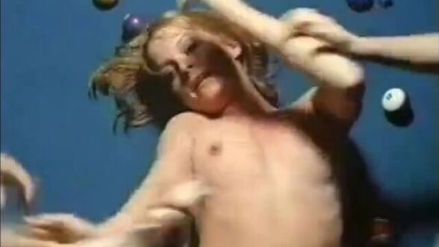 Cfnf-видео – девушку насильно раздели в баре