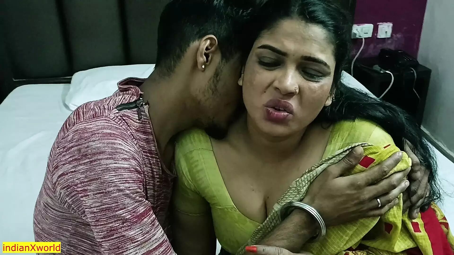 Divorce bhabhi ko tv mechanic ne accha se chuda! bengali sex - порно видео  онлайн