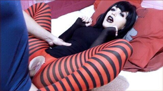 Hot goth stepsister - mavis cosplay