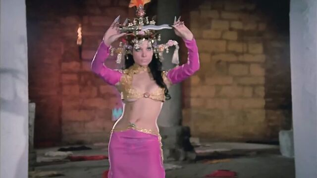 Seher seniz, eva bender, fatma belgen - tarkan viking kani