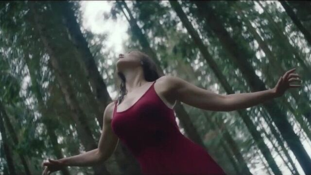 Lisa hannigan - lovely irish singer, erotic moves outdoors