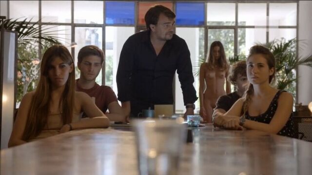 Enf, cmnf, oon – профессор приказывает студентке раздеться догола в аудитории