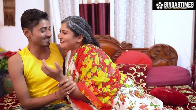 Desi old lady wants my big cock for hardcore fuck ( hindi audio )