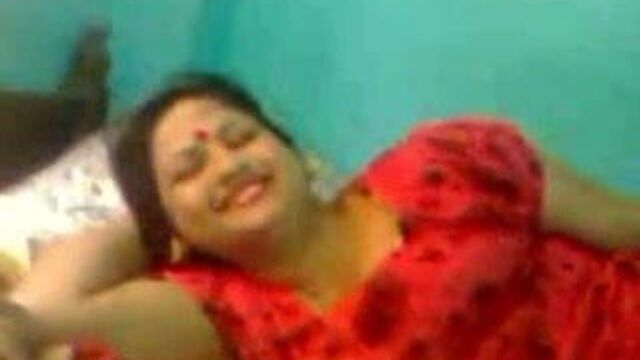 Desi- horny bangla aunty