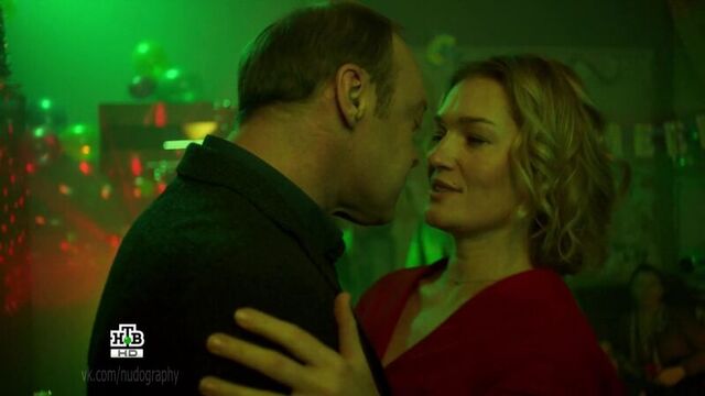 Виктория толстоганова в сериале "жена полицейского" (2017, александр соловьёв) - 10 серия (1080i)