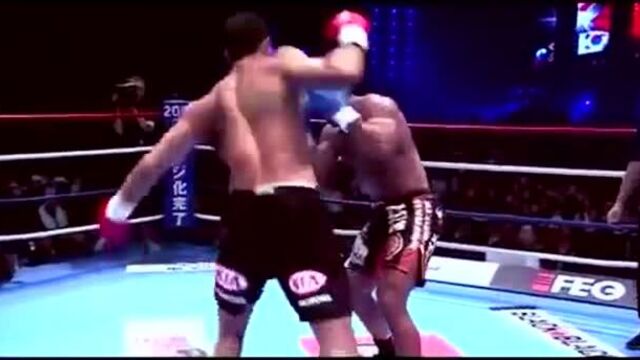 Бадр хари в ударе.