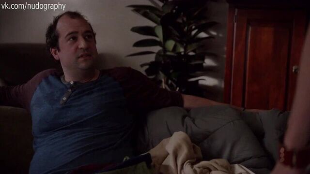 Аманда пит (amanda peet) топлес в сериале "вместе" (единство, togetherness, 2015) - сезон 1 / серия 2 (s01e02) - rus