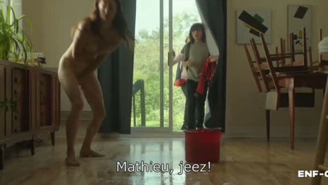 Enf, застукали голой - отрывок из канадского фильма