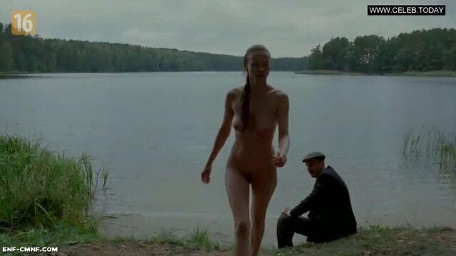 Enf, cmnf, застукали голой, отрывок из польского фильма – одетый мужчина застукал девушку за купанием голой