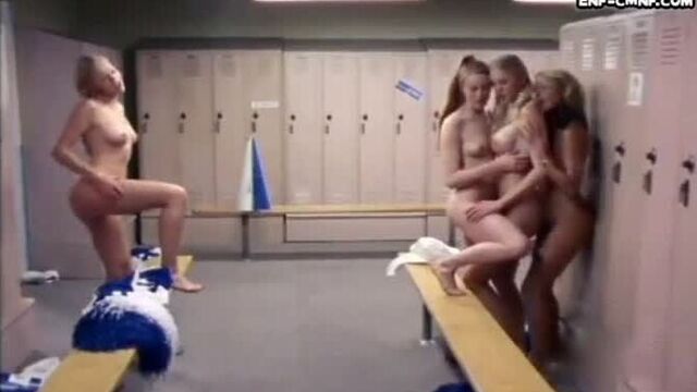 Cmnf-видео из комедии – "невидимый парень" в женской раздевалке