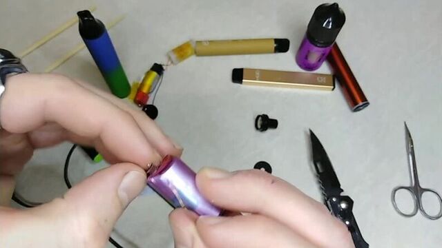 Как зарядить hqd электронику одноразку, разобрать заправить !