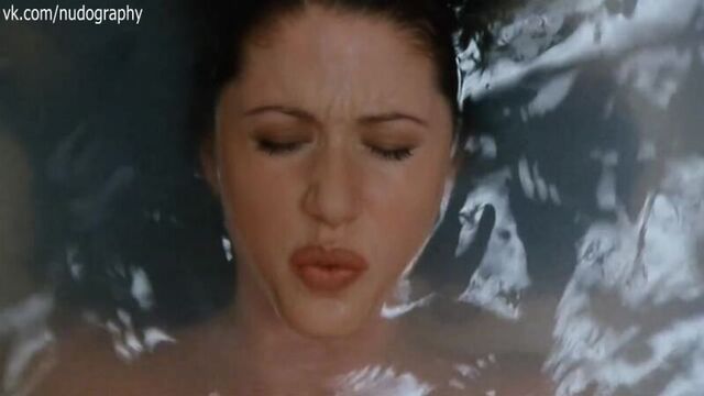 Шеннон элизабет (shannon elizabeth) голая в фильме "снеговик" (jack frost, 1997, майкл куни)