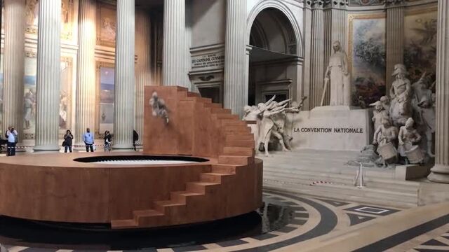 Tony whitfield's video of yoann bourgeois' performance at panthéon video