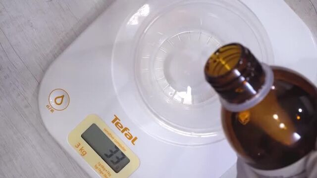 [asinastra] делаю значки из смолы ╭( ･ㅂ･)و