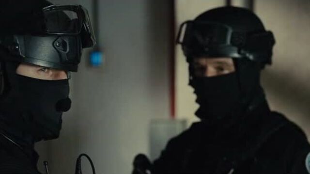 Крутые меры (2016) перестрелка в банке