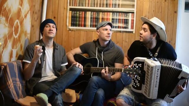 Сильвестр в столовой - поздравление женщинам