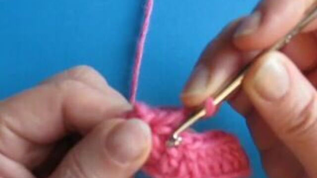 Урок 41. рачий шаг из столбиков и воздушных петель. вариант №1