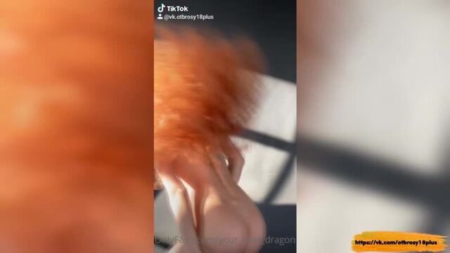 Голый тик-ток - красавица танцует голышом