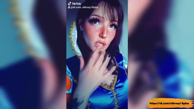 Голый тик-ток - белоснежка трахает себя