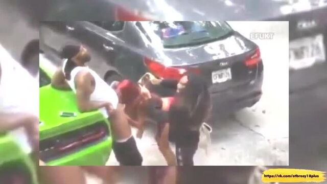 Девочки сосут богатому нигеру на улице