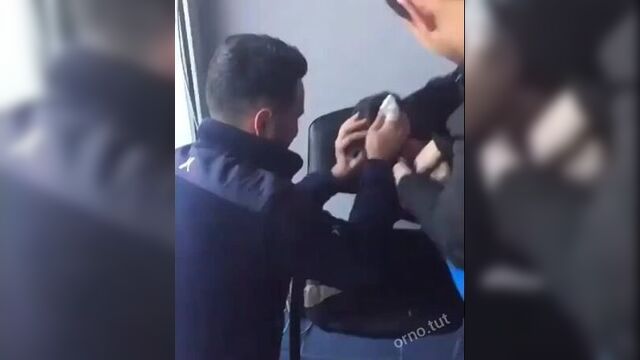 Это не усики, а пропуск в трусики.