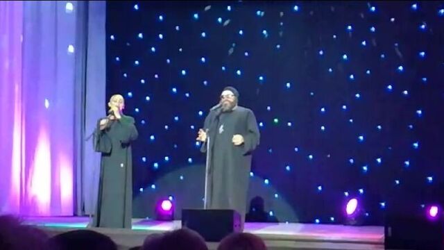 Наргиз и макс фадеев в новосибирске (шоу пародий)