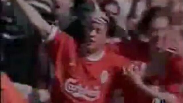 Робби фаулер "снюхивает дорожку"