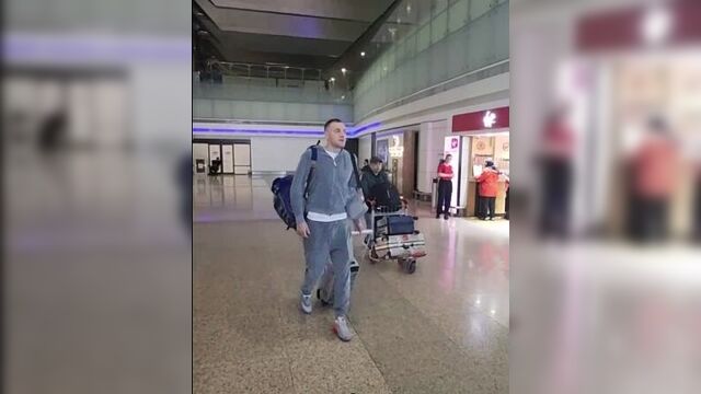 Артем дзюба прилетел на сборы «локомотива» в дубае 