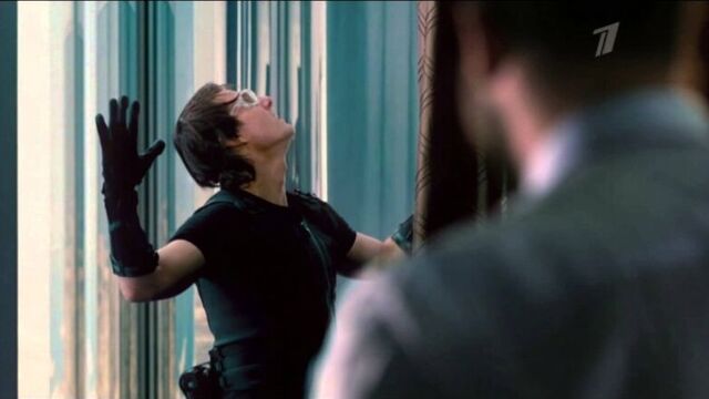 Том круз в "вечернем урганте" (03.04.2013)