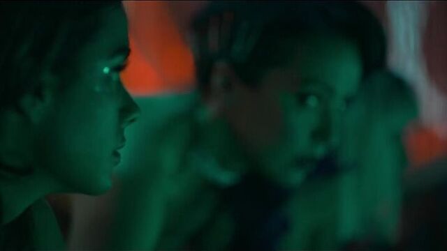 Sky.rojo.s01e01.red.leatherette.sofa.720p