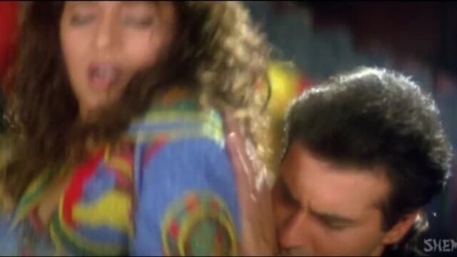 Akhiyaan milaoon kabhi - raja songs - madhuri dixit - sanjay kapoor - udit narayan - alka yagnik