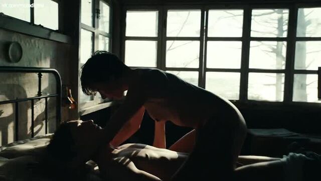 Julia koschitz nude - schweigeminute (2016) hd 1080p web watch online